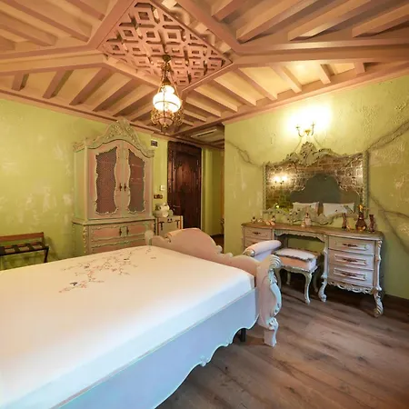 Naz Su Hotel *
